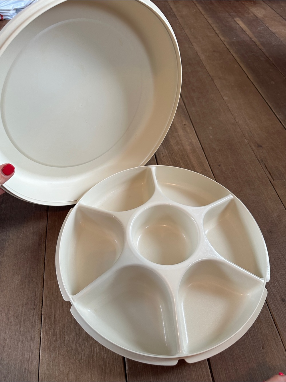 Tupperware Veggie tray with lid